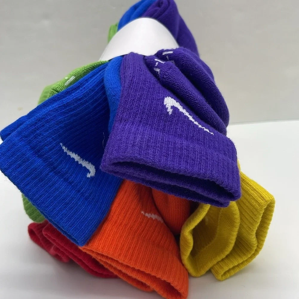 Nike Everyday Plus Cushioned
Training Crew Socks (6 Pairs) - Picture 8 of 16